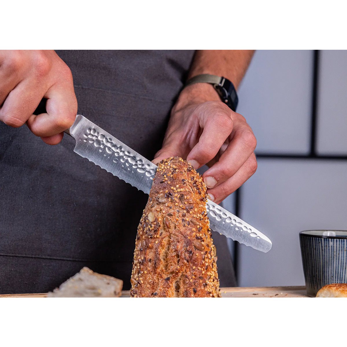 Messer - Gezacktes Brot-/Gebäckmesser mit Bambus-Saya und Bambusbox - 200-mm-Klinge