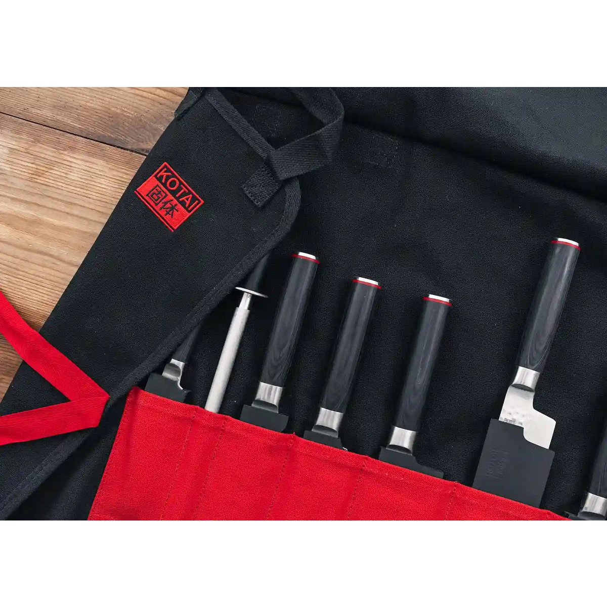 Set aus Messern und Küchenzubehör – Bunka Complete Set Deluxe (C): 4 Messer (Bunka Schälmesser + Bunka Petty + Bunka Santoku + Kiritsuke) + 2 Zubehörteile (Rollmessertasche aus 100 % Baumwolle + Wetzstahl)